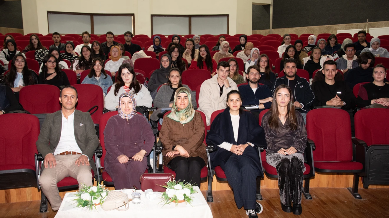 Selçuk Üniversitesinde ‘Doğadan Gelen Elma, Doğaya Dönen Elma’ Etkinliği